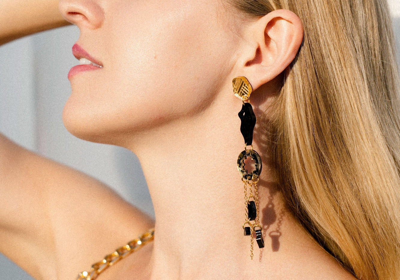 Maximalism vs Minimalism in Jewelry: Which Style Are You?