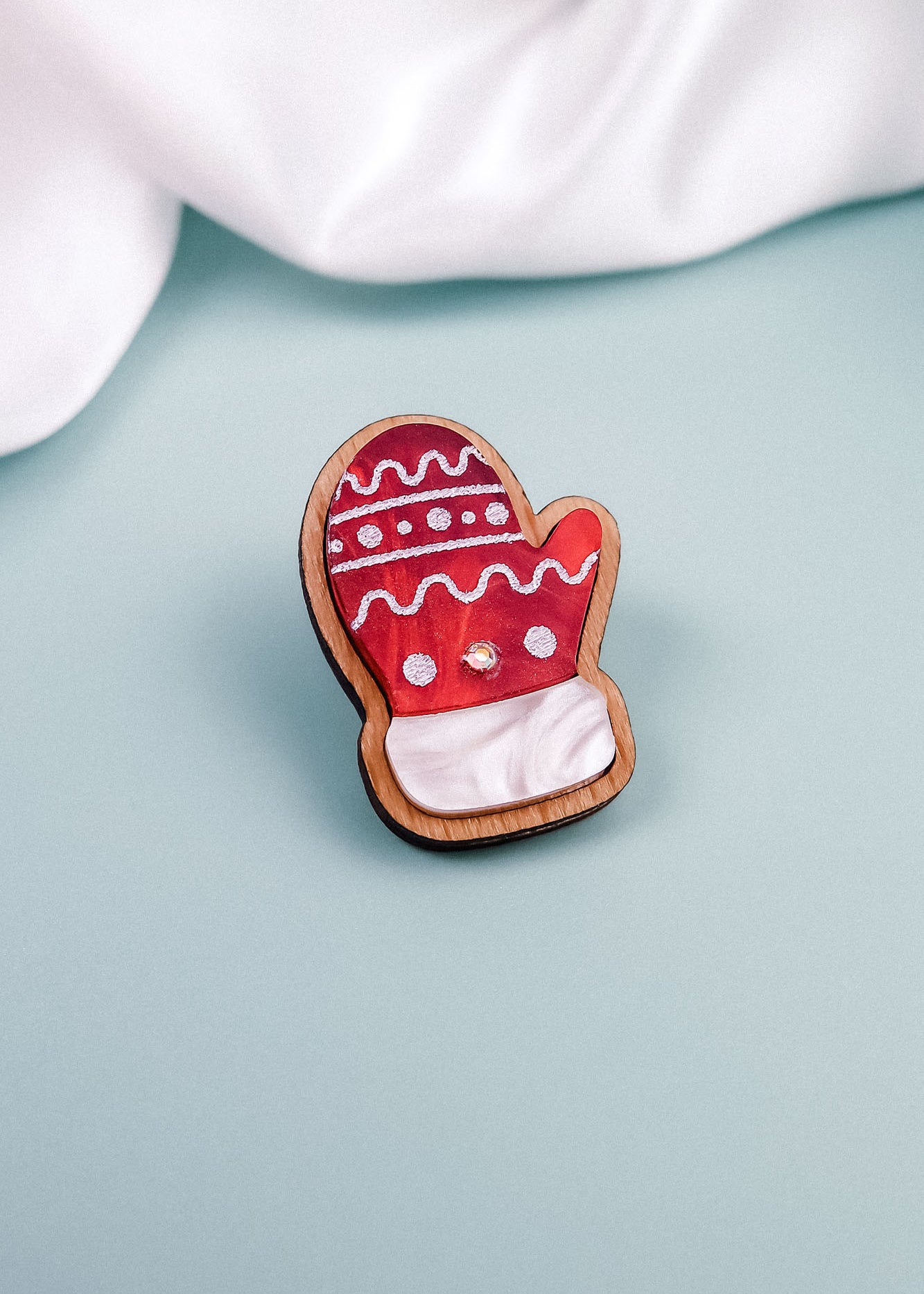 Christmas Mitten Pin - DORUZOVA