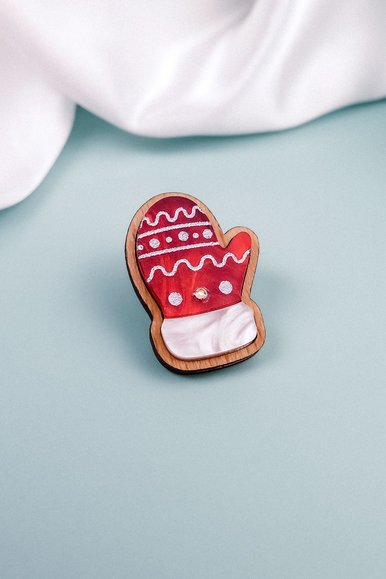 Christmas Mitten Pin - DORUZOVA